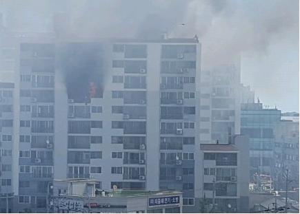 군산 미장동 예그린 아파트 빈집서 화재발생