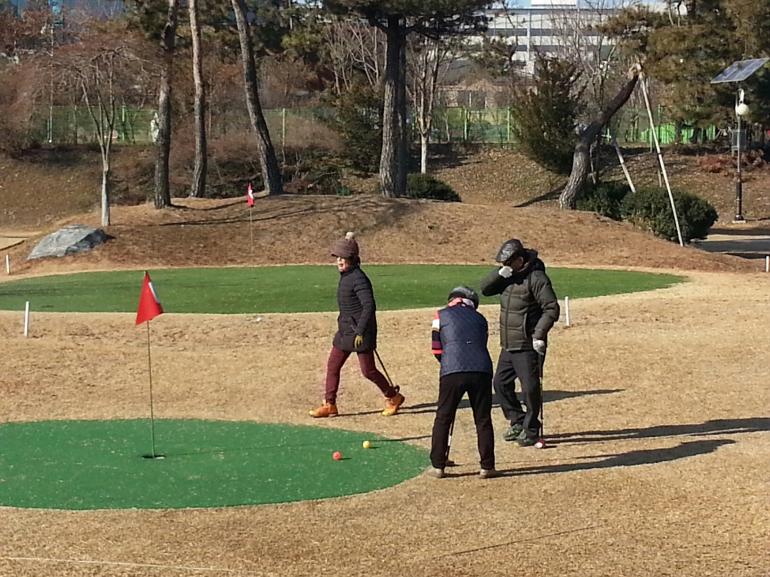 (허종진의 골프칼럼) 100세 시대의 ‘파크골프’