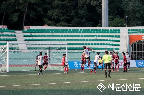 (톡톡 군산) 금석배 고등축구대회 열전 ‘시작’