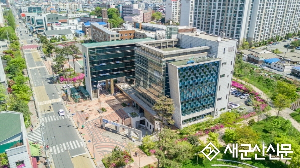 ‘마음의 양식’ 도서관 북큐레이션 코너 운영