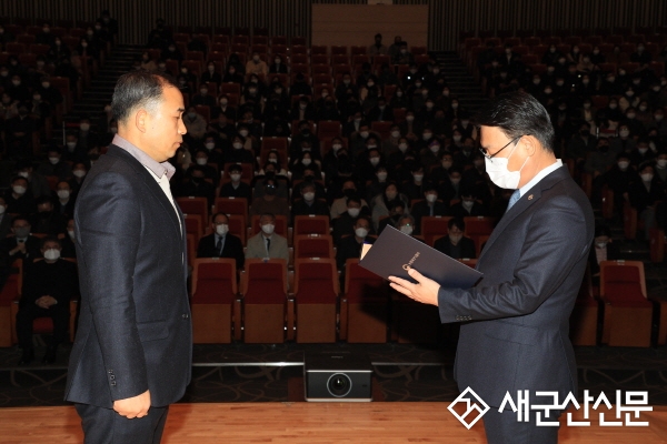 (군산 사람‧군산 이야기) 홍윤베이커리, 농림축산식품부장관 표창장 수상