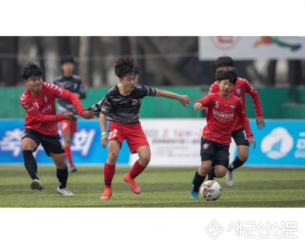 (현장 돋보기) 금석배 전국 중등부 축구대회, 예선전 마쳐