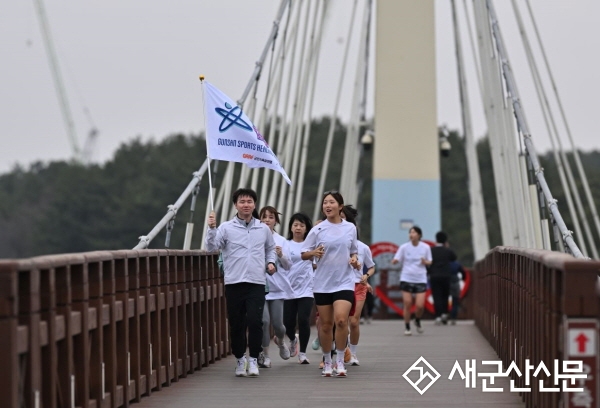 (톡톡 군산) 바람을 가르며 온 몸으로 여행 ‘런트립’ 인기