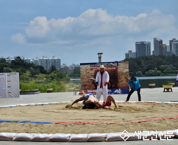 “단오맞이 밀당의 고수, 씨름” 성공리에 끝마쳐