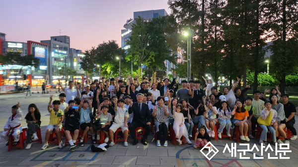 청소년문화의집, 사랑의 밥차와 작은 음악회 기획