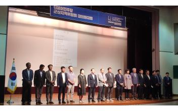 (톡톡 군산) 대대적인 조직정비 나선 신영대 민주당지역위원장