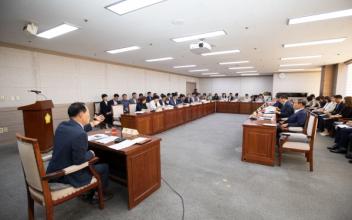 시의회 “군산새만금신항, 사활 걸고 지켜내야”