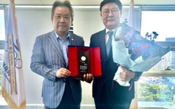 문승우 도의원, 대한체육회장 공로패 수상