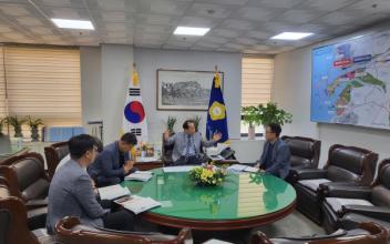 김영일 의장, 이원택 국회의원 새만금신항 현장 점검 강력 반발