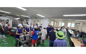 흥남동 군산시협의회, 군산역전경로식당 배식봉사