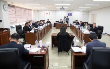 군산시의회 경제건설위원회, 안전건설국 4개과 행정사무감사 이모저모(4일차)