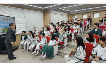 군산부설초, 김동인 강사 초청 진로 특강