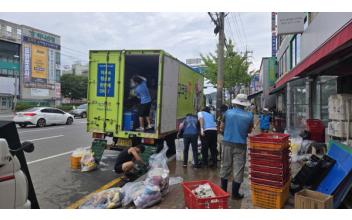 군산시 기록적 폭우 수해복구 안간힘…자원봉사 손길 절실해