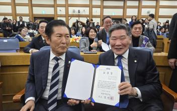 서은식 시의원, ‘금융복지상담조례’로 민주당대표 포상