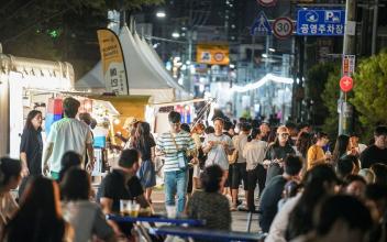 군산야행, 불밝힌 국가유산으로 수많은 발길 모아… 2주차 행사로 열기 잇는다